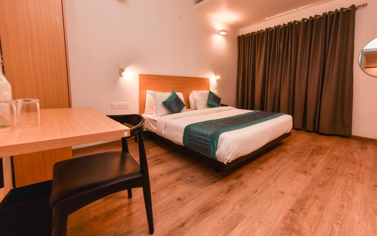 Hotel Admire Inn "Near Atal Chowk, Sector 15, Vasundhara" Ghaziabad Eksteriør billede